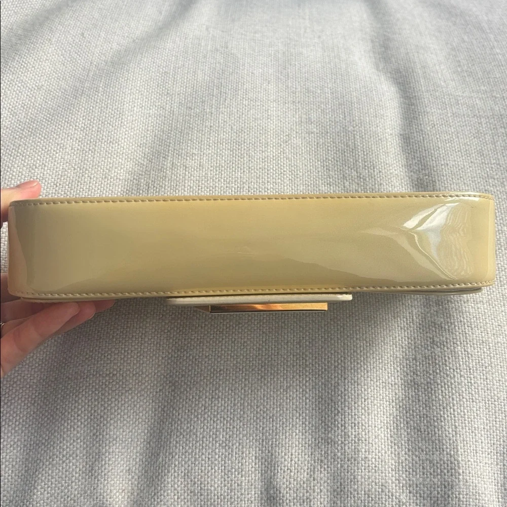 Louis Vuitton Vernis Patent Leather Pochette Sobe Blanc Clutch M93489 - Picture 6 of 16